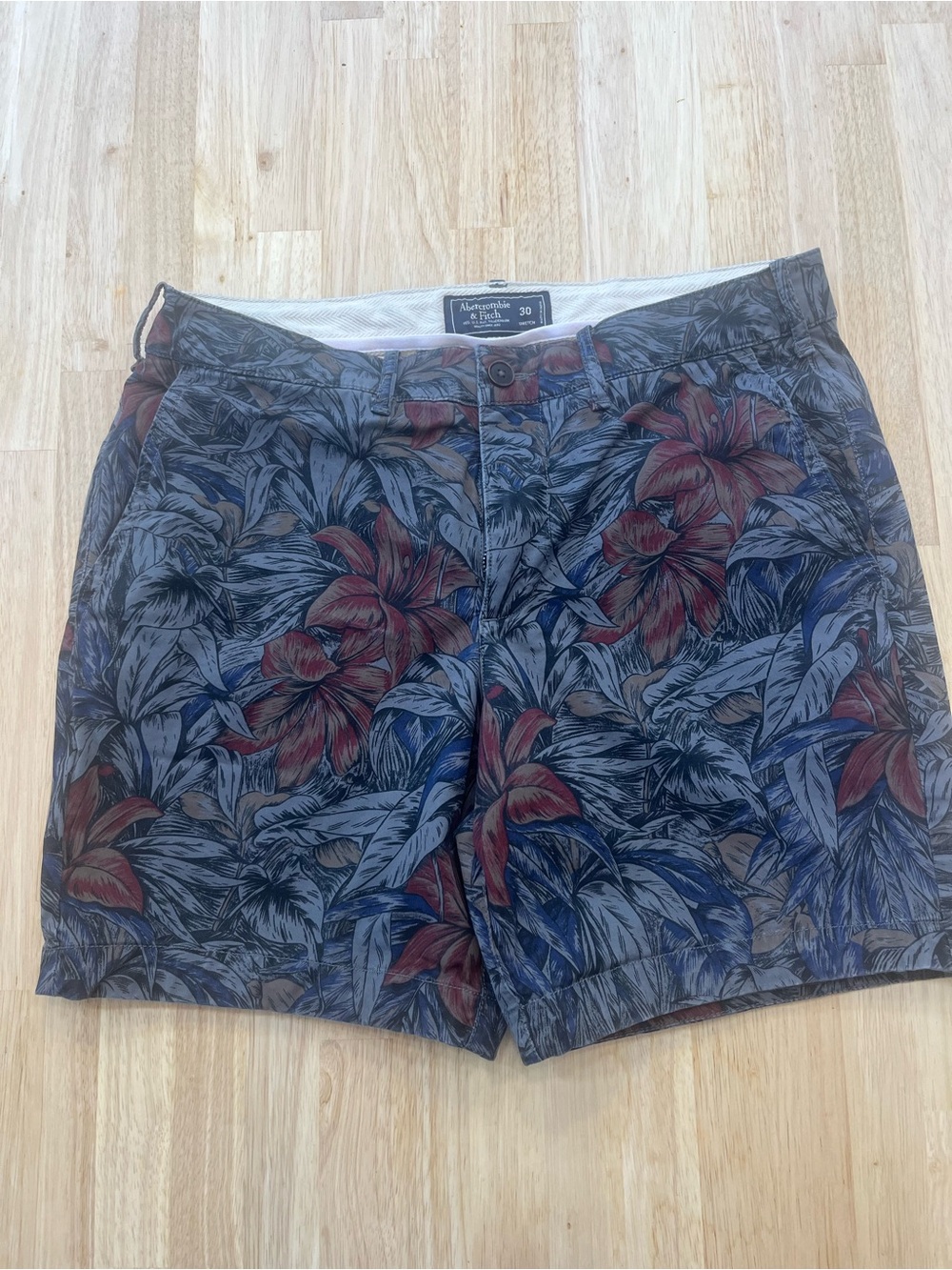 Abercrombie & Fitch Men's Floral Print Flat Front Shorts - Blue & Red